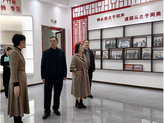 實地走訪企業(yè) 助力企業(yè)發(fā)展一一洛陽市人大副主任徐新、工信局副局長衛(wèi)樹紅一行蒞臨鴻元軸承調(diào)研