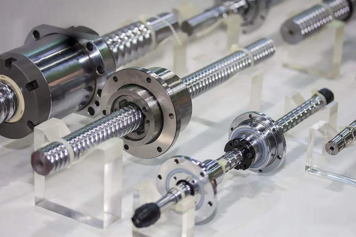 直線軸承可以旋轉(zhuǎn)嗎？